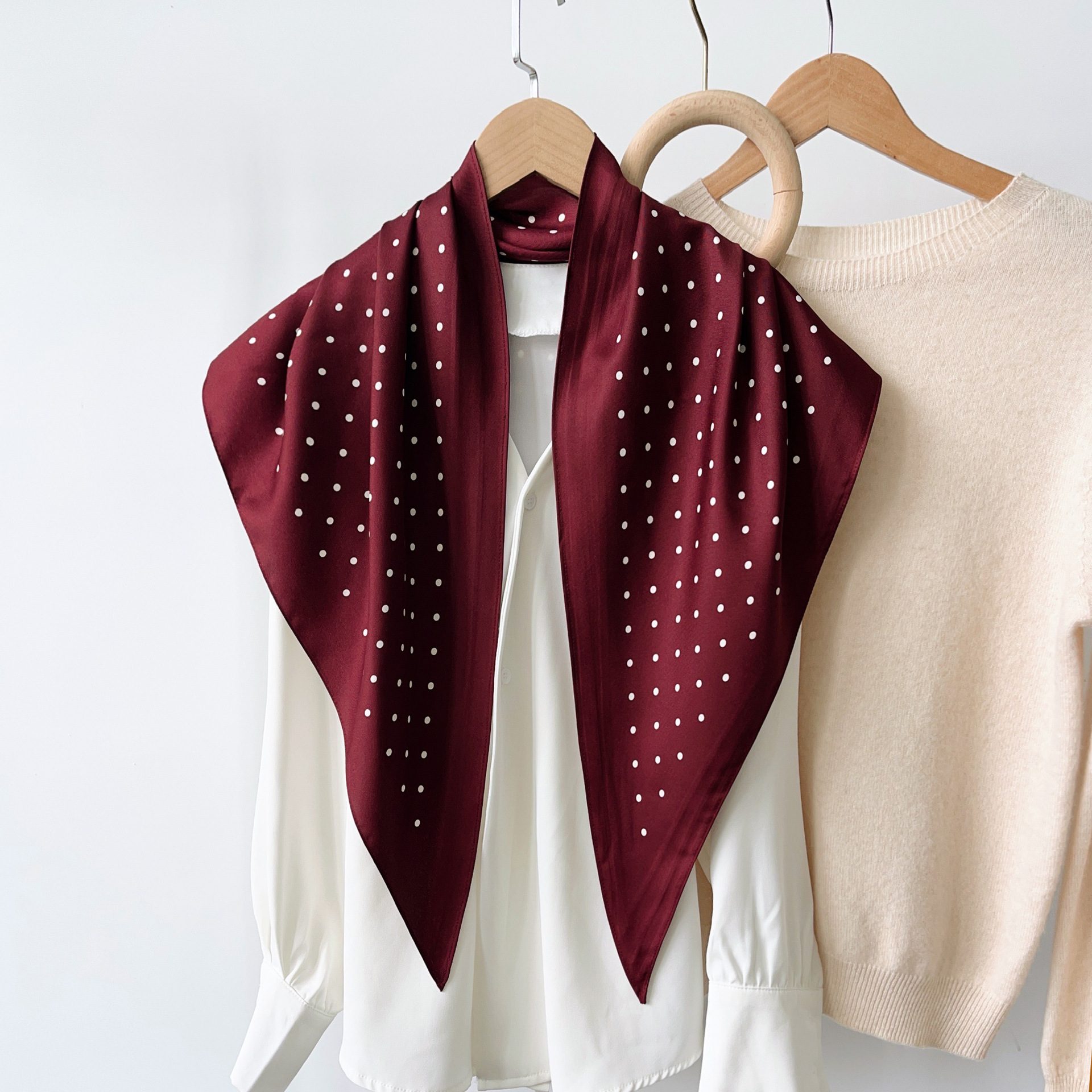 2025 nuevo estilo verano todo-fósforo cintura a juego camisa traje de mezclilla chal seda de sarga toalla triangular de moda fresca