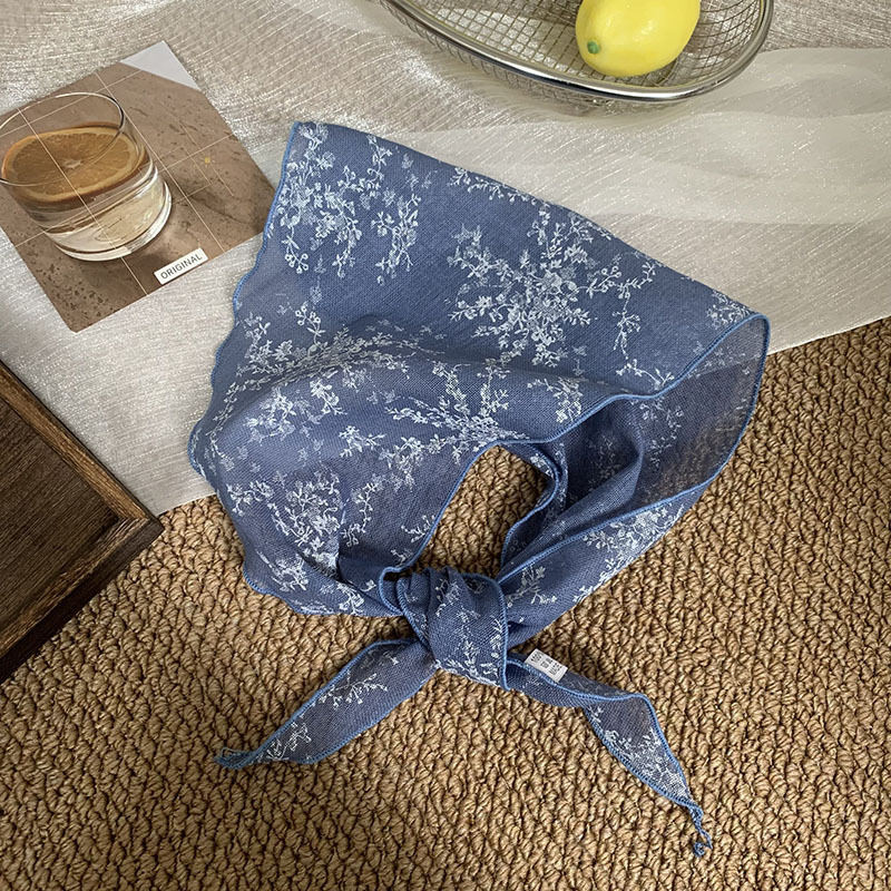 Bufanda triangular floral, pañuelo de seda, sentido de alta gama, moda de primavera y verano, bufanda pequeña de todo fósforo, pañuelo en la cabeza, cinturón para el cabello de estilo pastoral femenino de verano, accesorios para el cabello