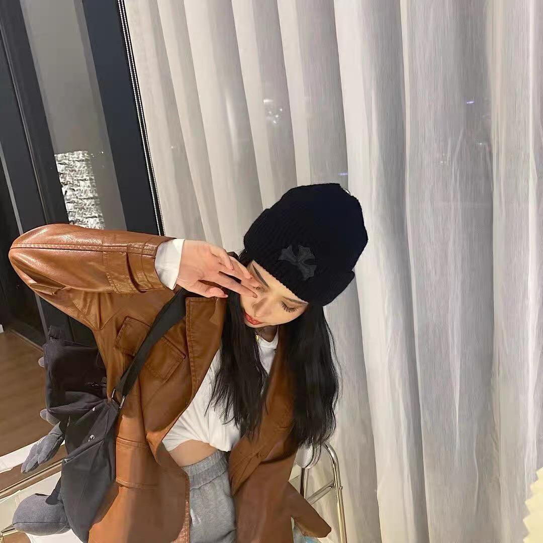 yarn Material Unisex Simple Style Solid Color Eaveless Wool Cap