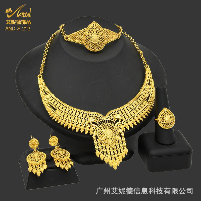 24K chapado en oro de las mujeres árabes collar nupcial pendientes anillo pulsera traje de la joyería de las mujeres indias en stock