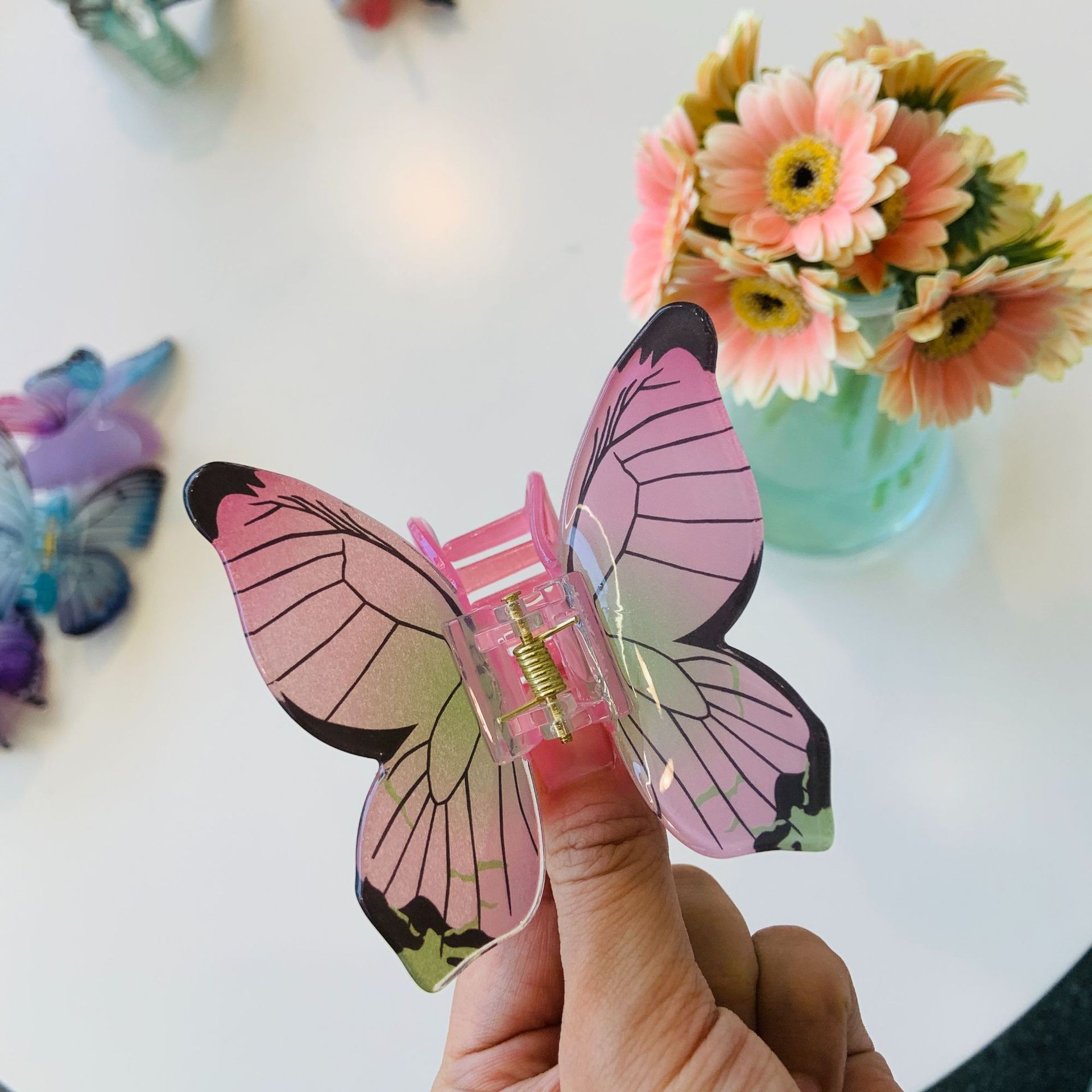 65g Weight Hair Claws Hair Accessories Type 1 Piece Quantity Casual, Daily Occasion Acrylic Material Butterfly Pattern All Seasons Season Women's Gender Cute, Retro Style Cute Retro Women's Butterfly Arylic Hair Claws 5