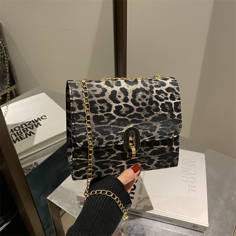 Bolso de mochila retro de tendencia estilo extranjero simple bolso de moda estética para mujeres 2024 nuevo nicho personalidad bolso de hombro