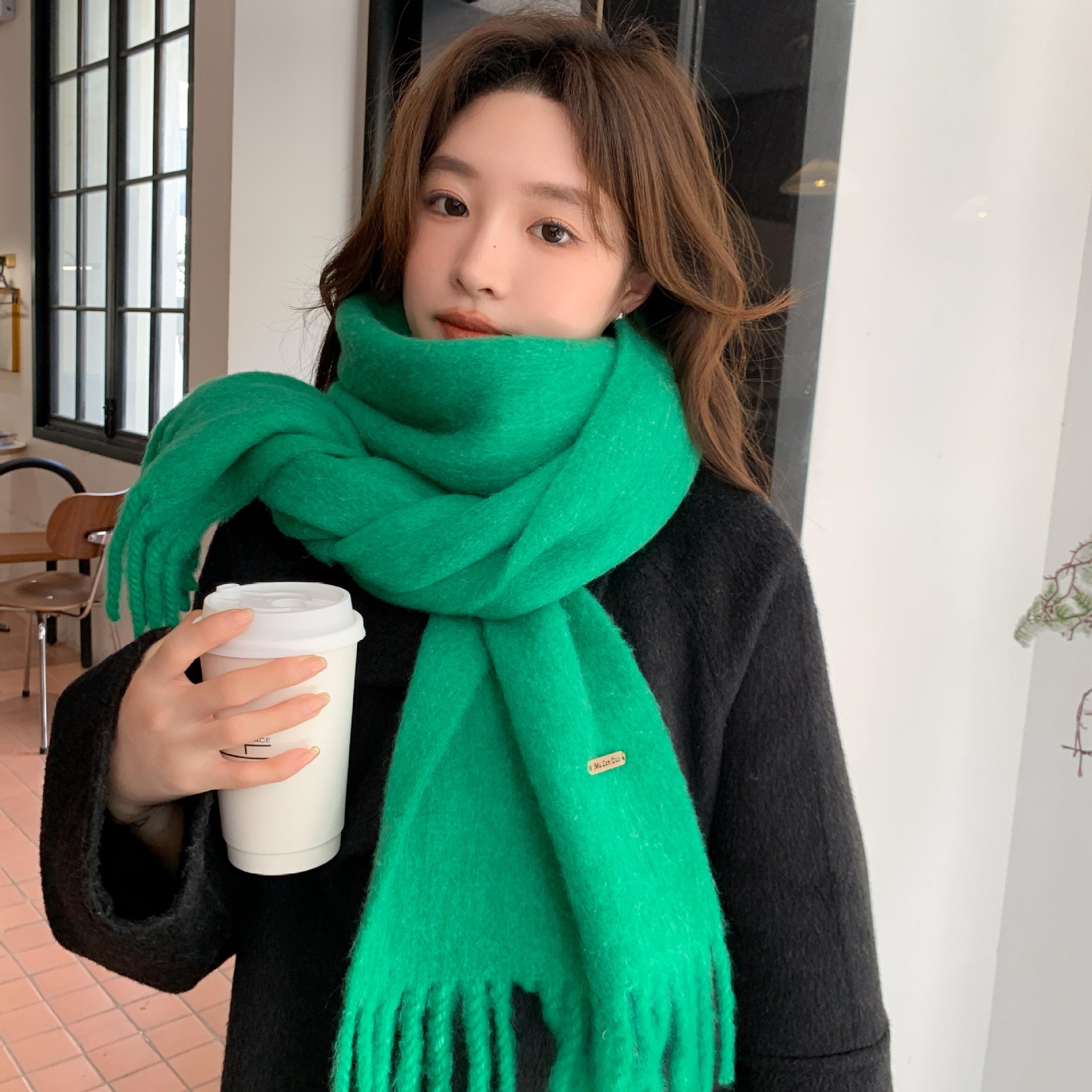 Estilo coreano color sólido invierno chal engrosado cálido todo partido bufanda dopamina color caramelo mohair bufanda perezosa para las mujeres