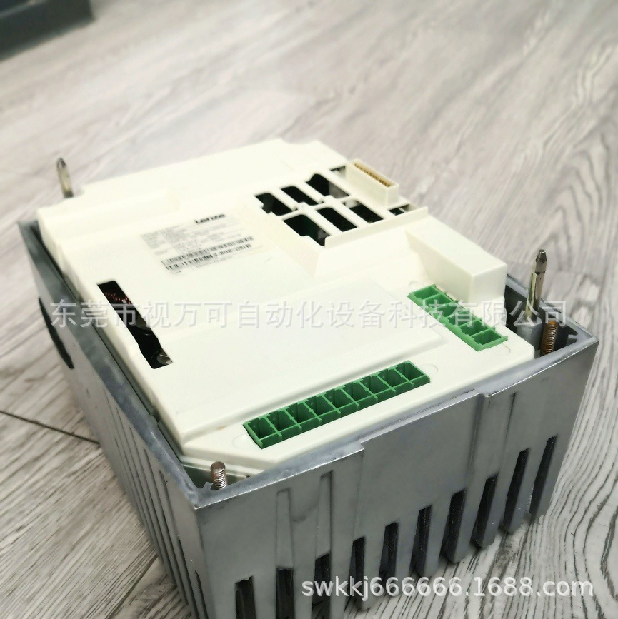 E82MV752-4B151/伦茨变频器 包好 议价出售现货