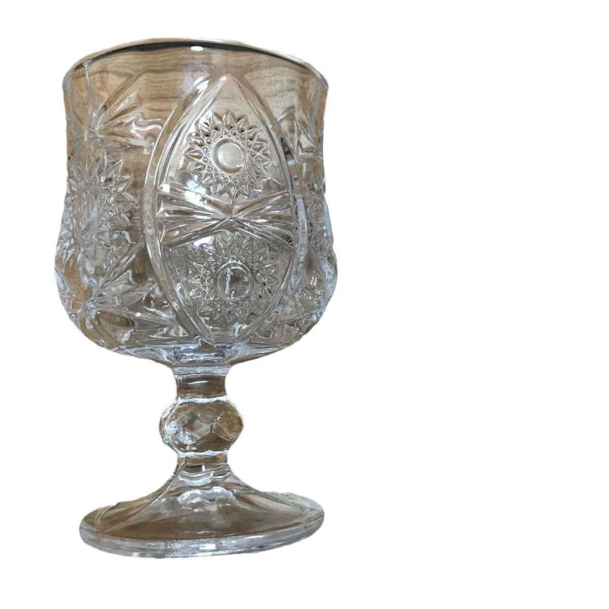 Relief -carved flower glass juice drink cup short tall cup diamond bead dot butterfly pattern European -style glass wine