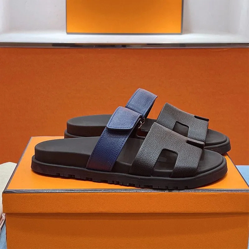 In-Stock 2025 Designer Women's Sandals, Branded Slippers, Luxurious and Comfortable Slippers for Women, Suitable for Home and Outdoor Use In-Stock 2025 Designer Women's Sandals, Branded Slippers, Luxurious and Comfortable Slippers for Women, Suitable for Home and Outdoor Use