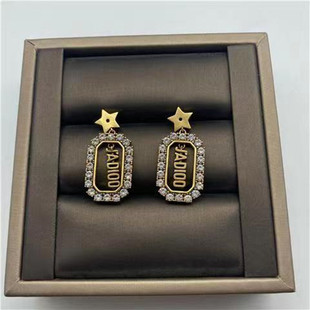 D��/�ϼ��������ĸCD����荕r�Џ͹ų������|�W���L��Ů�����