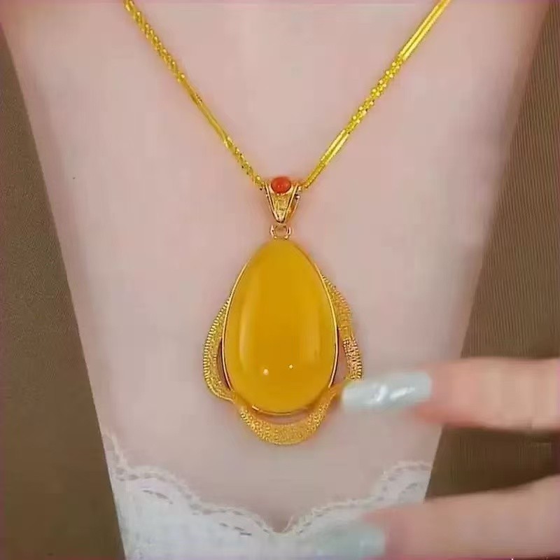 新款水滴仿玛瑙吊坠项链冰黄蜜蜡复古锁骨链高端气质优雅节日礼物|undefined