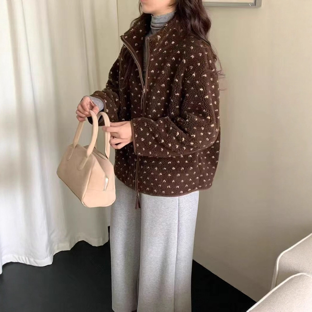 25新款休闲学院风立领全身爱心满点印花一体羊羔毛女款外套上衣