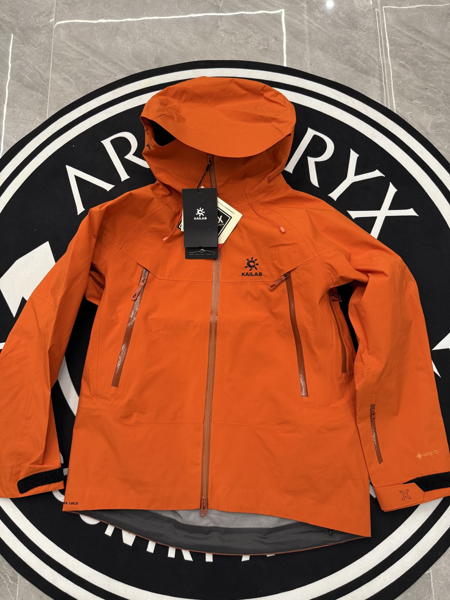Kailash MONT-X chaqueta de asalto calentamiento a prueba de viento ventilado al aire libre chaqueta de montaña deportiva para caminar chaqueta de frío para hombres y mujeres