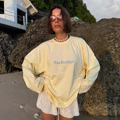 ヨーロッパとアメリカンスタイルのトレンディなニッチハンサムなレタープリントルーズで多用途なトレンディな女性用ピュアコットン長袖Tシャツ