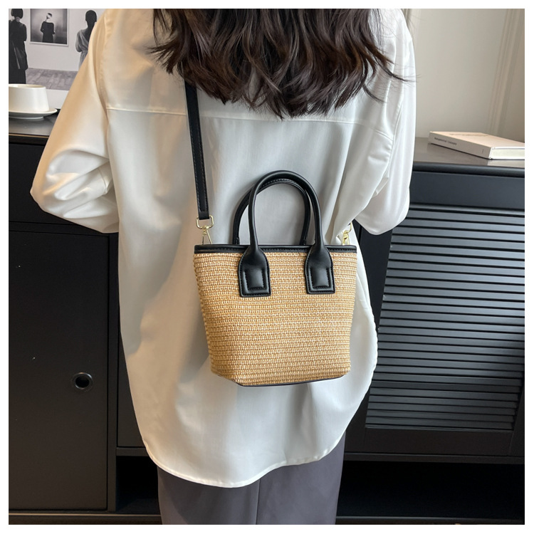 Women'S Medium All Seasons Straw Beach Handbag display picture 3