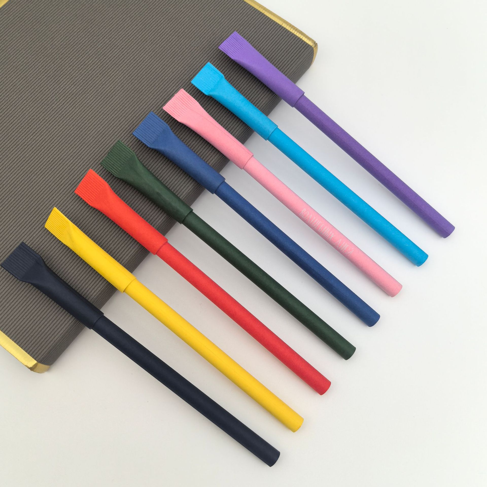 Protección ambiental mayorista pluma de publicidad de papel entero escobilla cabeza de pluma de tubo de papel cruzada venta caliente pluma de hotel kraft multicolor opcional