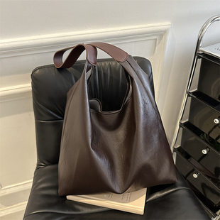 Retro capacious shoulder bag, one-shoulder bag
