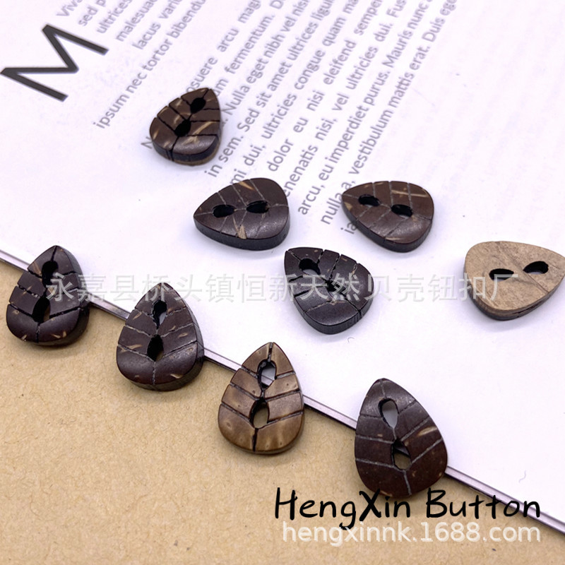 Spot wholesale natural retro two-hole leaf coconut button wooden…