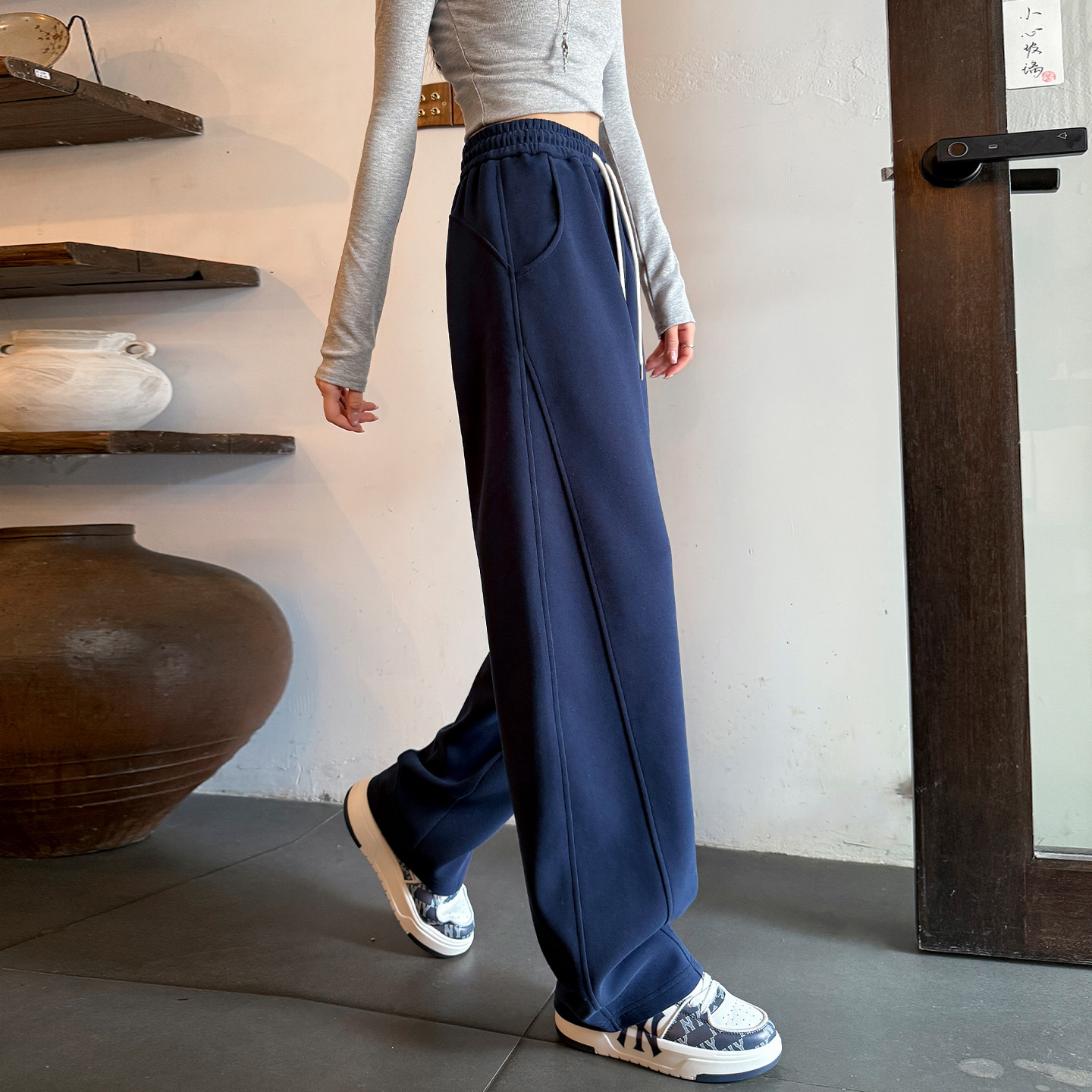 藏青色香蕉裤女小个子高腰窄版垂感运动弯刀阔腿裤春秋季2025新款