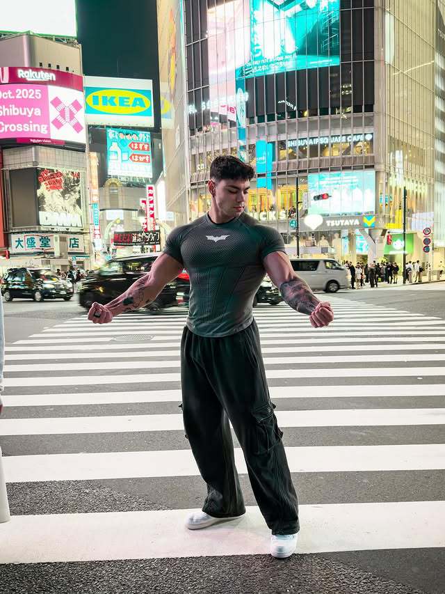 American YOUNG New Yang Gola Bat M manga corta fitness muscular delgado rápido secado transpirable camiseta deportiva hombre