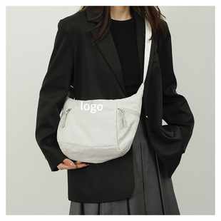 2025 Amazon Cross-Border New Lulu Horn Bag Large Capacity Sports Versatile Crescent Bag Fashionable Work Clothing
