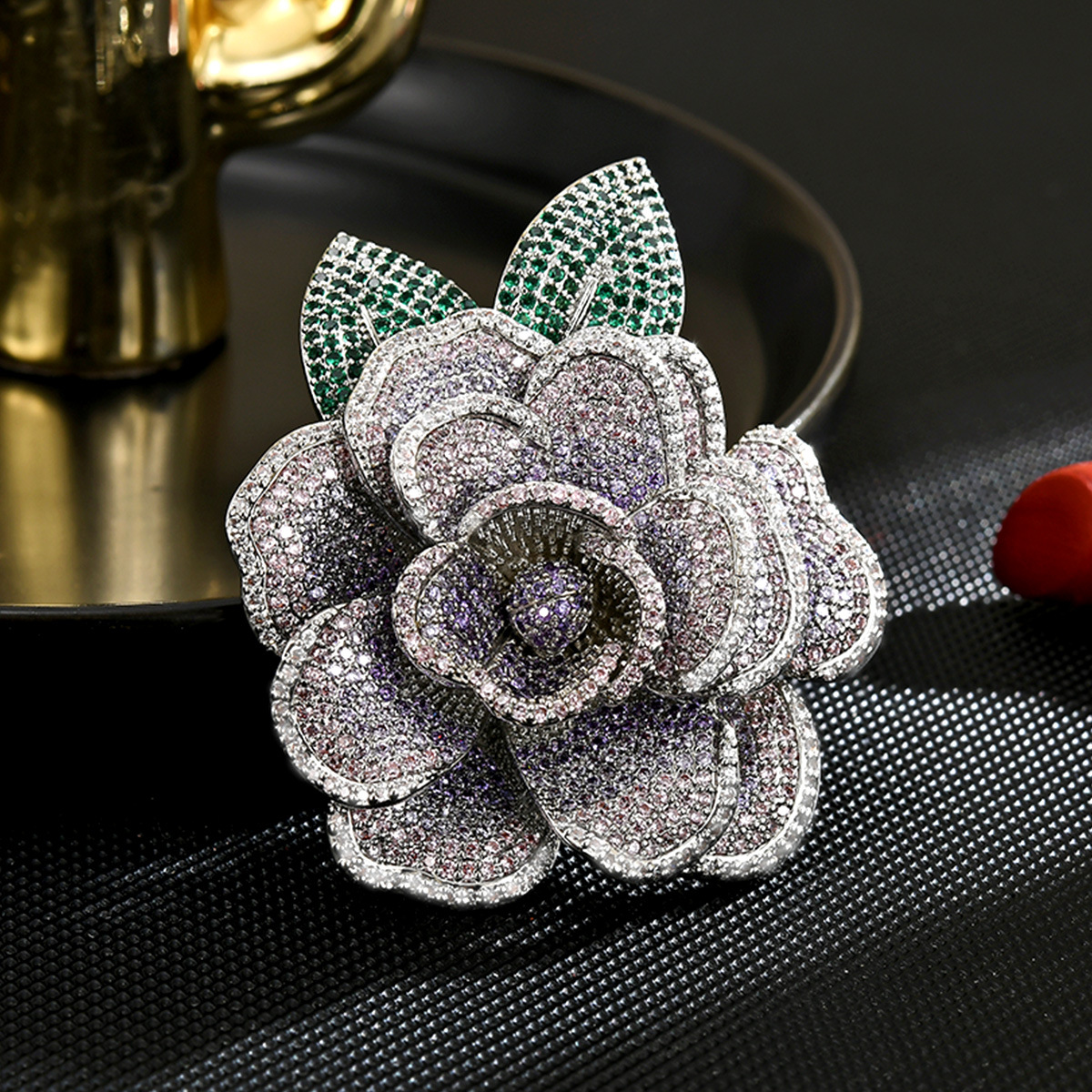 High-End Camellia Brooch, Small Fragrance, Elegant Dinner Corsage Brooch, Retro Fashion Coat Accessories for Women