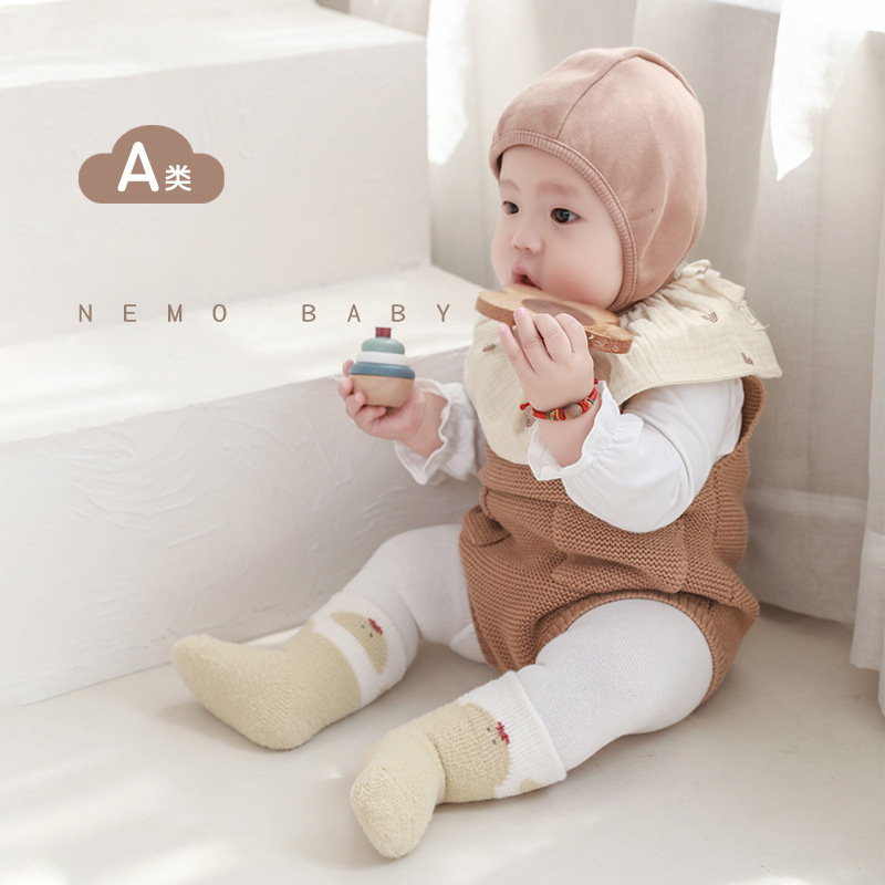 Calcetines de bebé recién nacidos Otoño e Invierno engrosado forrado de lana caliente calcetines de bebé antideslizante dispensación niños y niñas calcetines de piso para niños pequeños