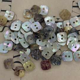 日本马氏贝方形二孔精品加厚 天然贝壳扣时尚通勤 海洋贝壳进口