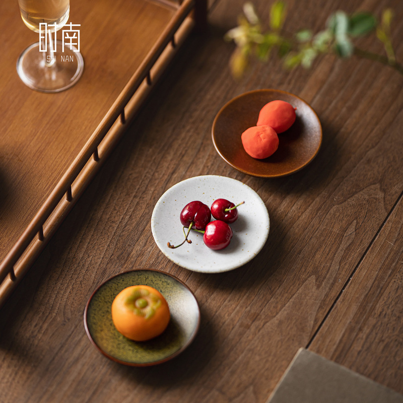 Chinese-Style Retro Ceramic Small Plates for Home Use, Snacks, Dried Fruits, Desserts, Afternoon Tea, Exquisite Tea Snack Plates Chinese-Style Retro Ceramic Small Plates for Home Use, Snacks, Dried Fruits, Desserts, Afternoon Tea, Exquisite Tea Snack Plates