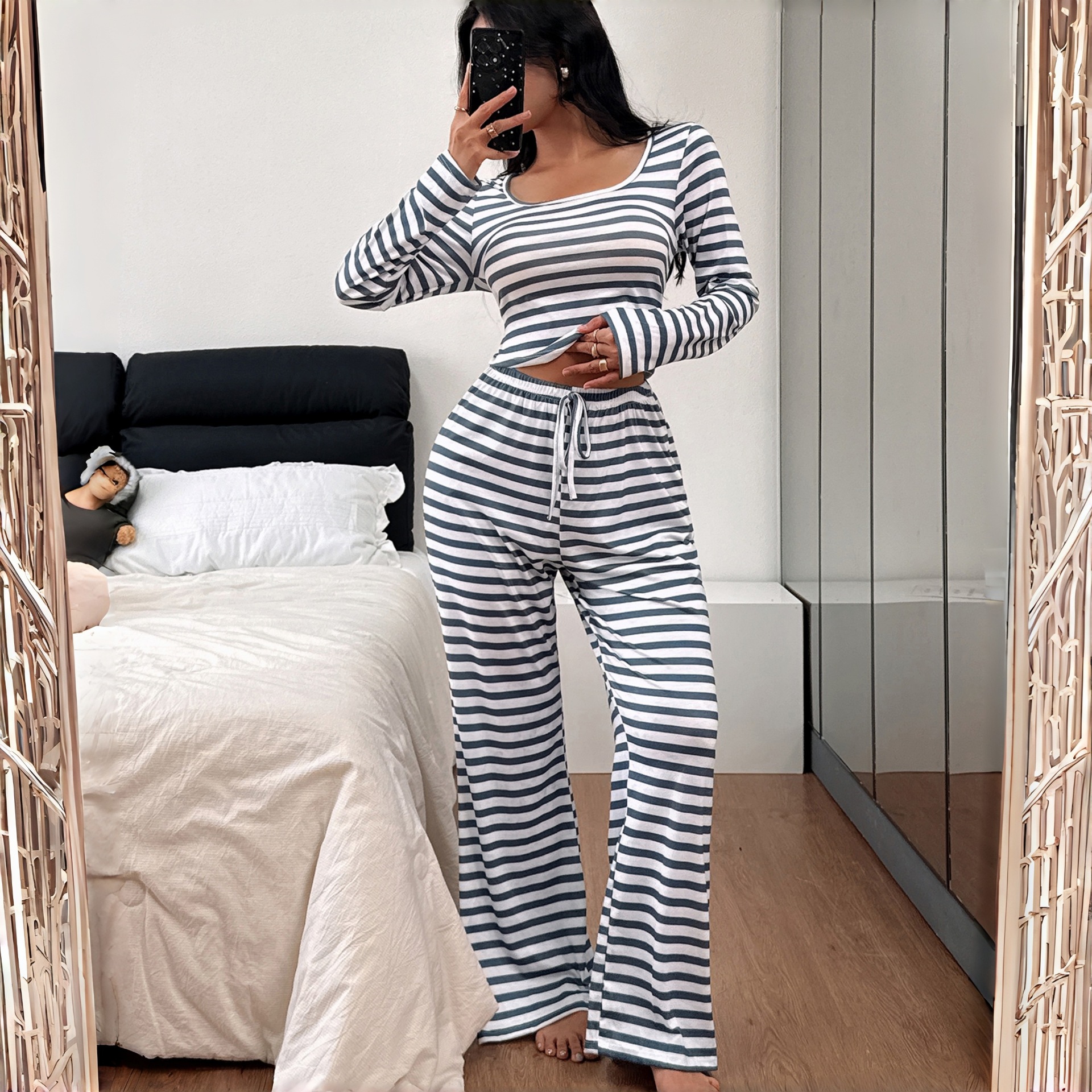 Amazon Europa y América transfronterizas damas de moda de cuello cuadrado rayas casuales delgadas pantalones de mangas largas pijamas set de ropa para el hogar