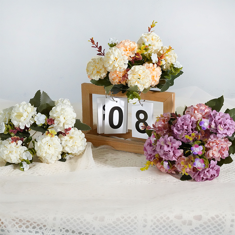 Oil painting hydrangea retro small hydrangea bouquet simulation bouquet wedding silk flower decoration outdoor permanent fake flower Oil painting hydrangea retro small hydrangea bouquet simulation bouquet wedding silk flower decoration outdoor permanent fake flower