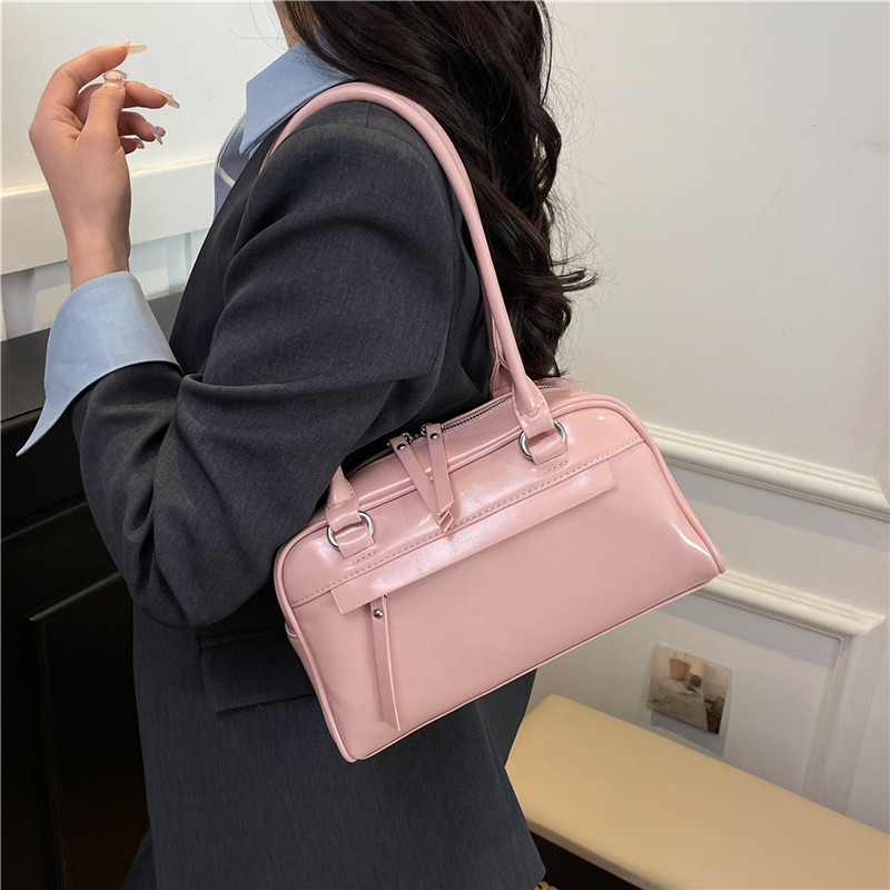 Bolso de axila de sentido avanzado de la moda coreana transfronteriza para mujer 2025 nuevo bolso de bolos de un solo hombro simple y versátil