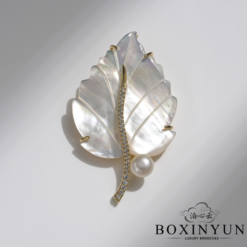 Boshin Cloud New Product Heavy Craft Natural Freshwater Pearl Brooch Shell Leaf Corsage Large Clothing Accessory Pin