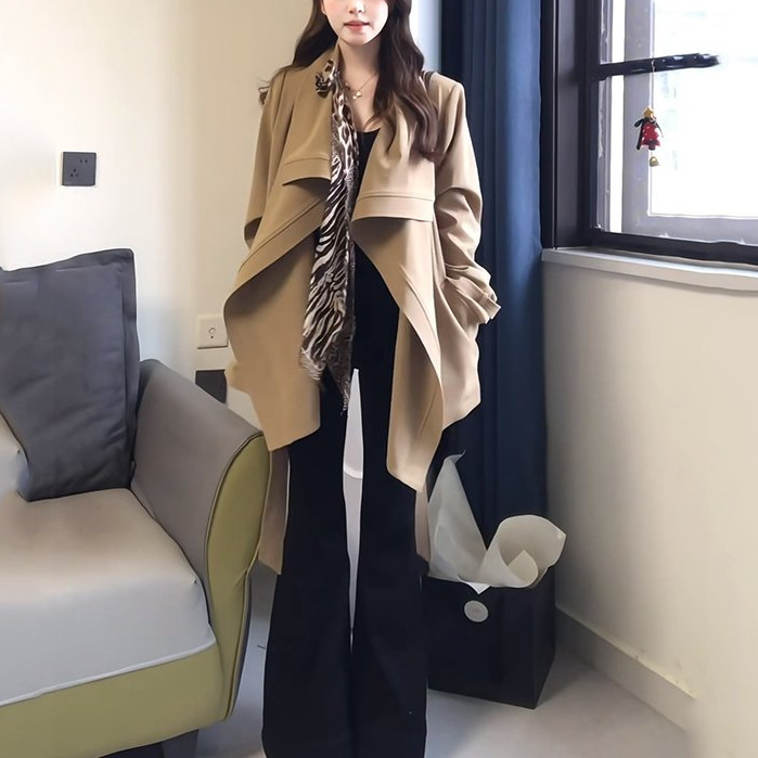 Korean Style New Autumn Khaki Short Trench Coat 2026, Very Stylish and Beautiful, Designed for Petite Women