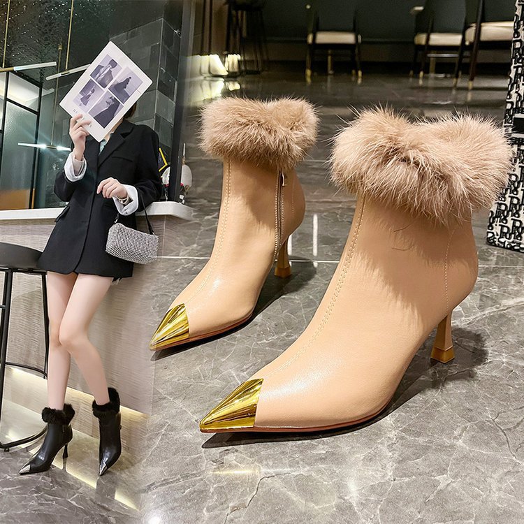 Fashionable winter low boots
