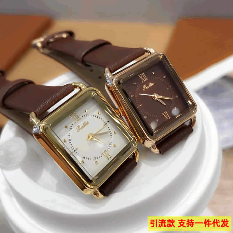 Gaudí Watch for Women with Leather Strap, Small Red Square Dial, Small Dial Women's Watch, Fashionable Waterproof Quartz Wristwatch, New Spring Product