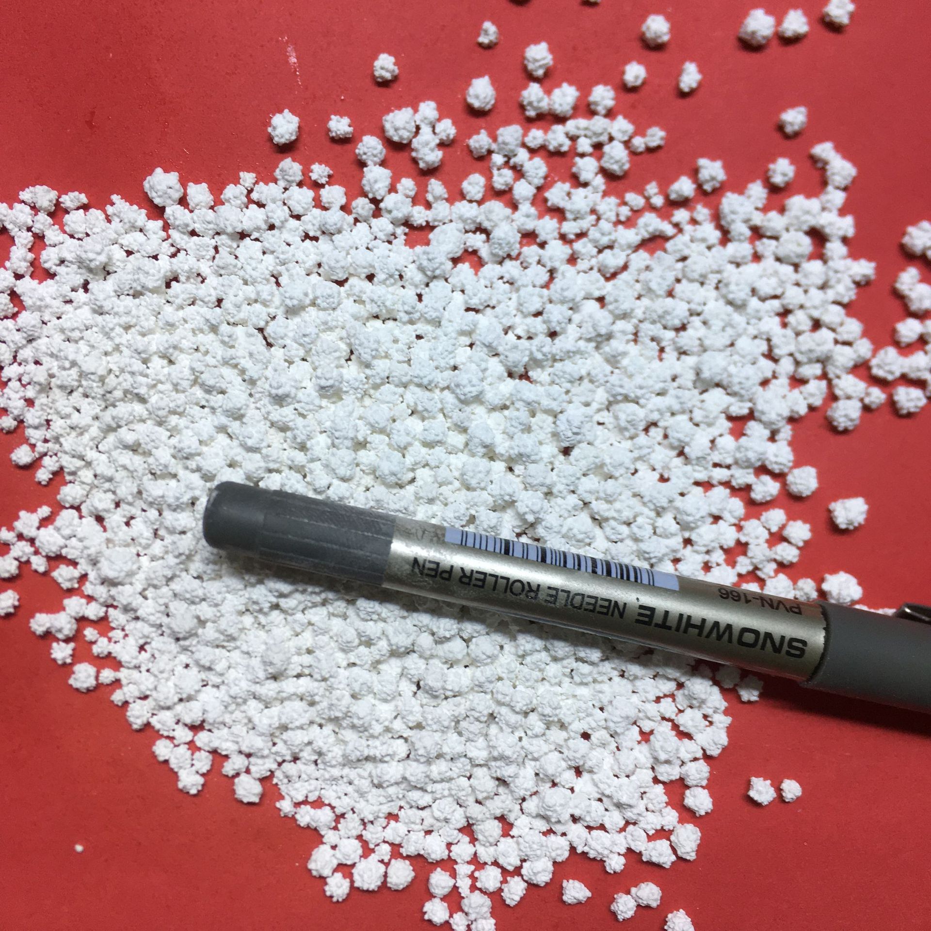 厂家生产无水刺球【氯化钙】含量高达94%以上 现货批发/价格实惠