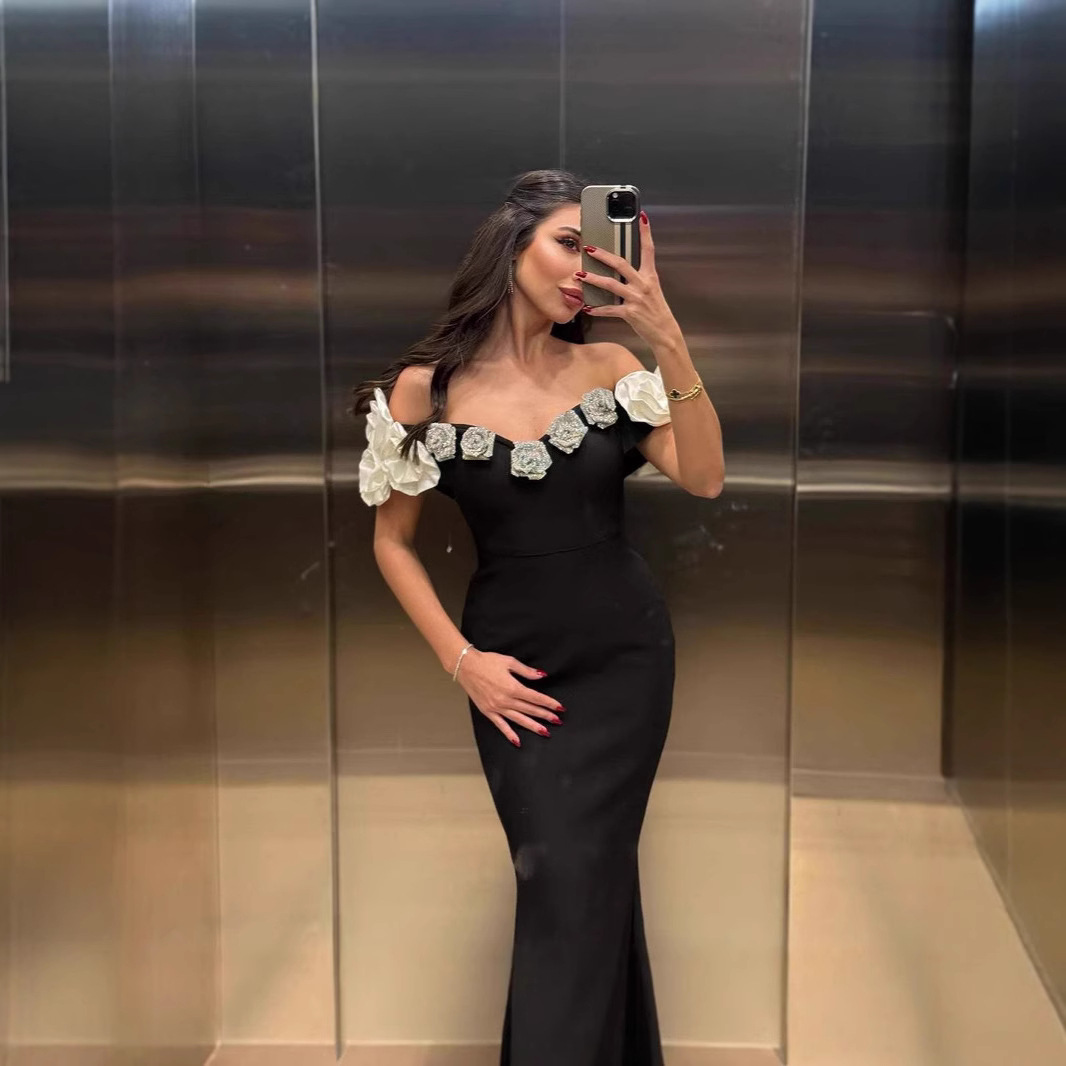 Elegant Fitted Strapless Long Dress Style Floral Embellishments Sleeveless Off-Shoulder Women's Dress_ecoleips.com