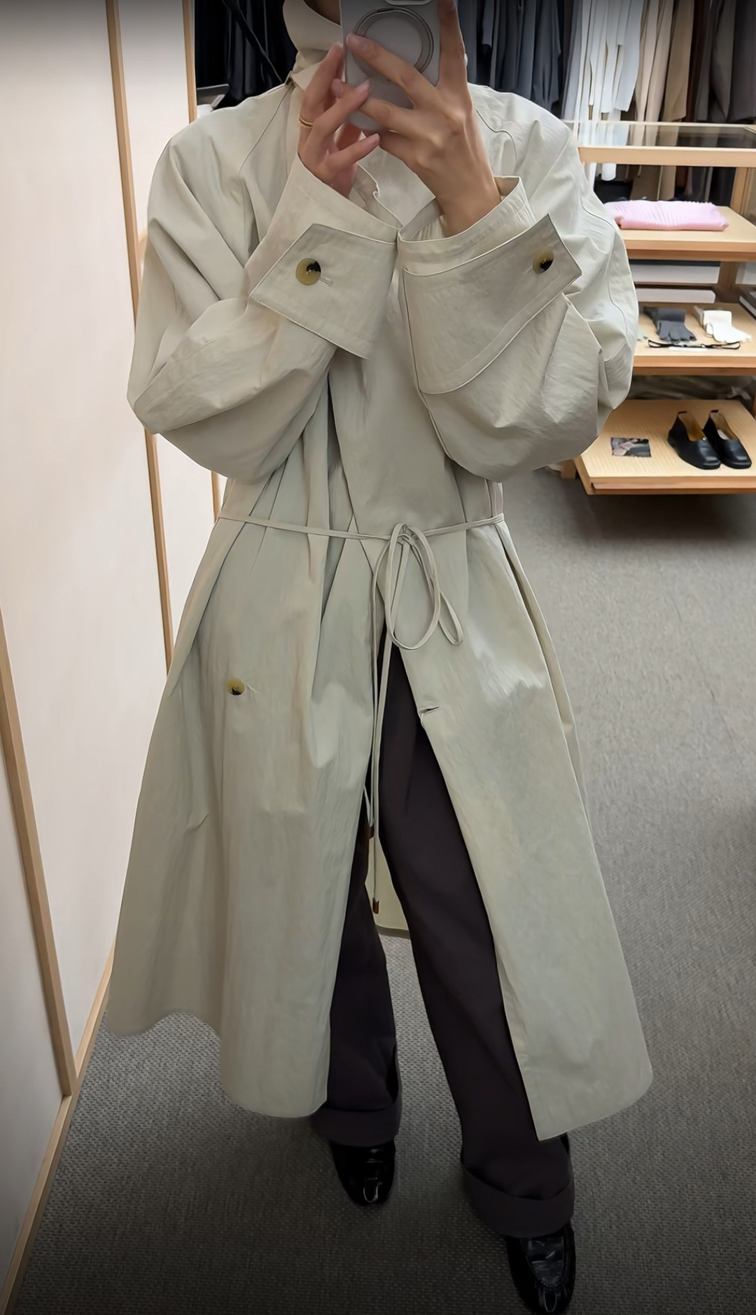 今秋の新作韓国デザイナーle17sep*embreレトロ折りたたみ襟レースアップウインドブレーカー