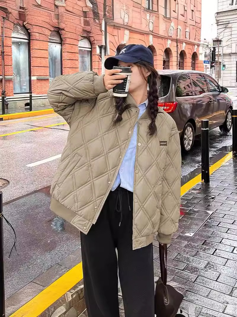 2025 新しい冬の綿コートデザインニッチ綿ジャケットダイヤモンド野球薄い綿コートオーバーサイズ女性