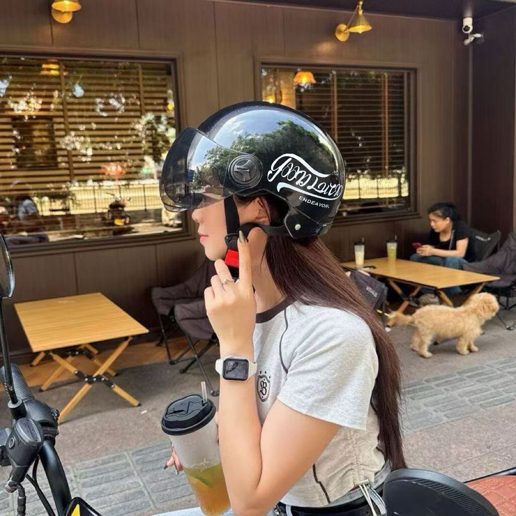 Newly certified electric vehicle safety helmet, motorcycle national standard four-season half helmet, summer sun protection universal safety helmet