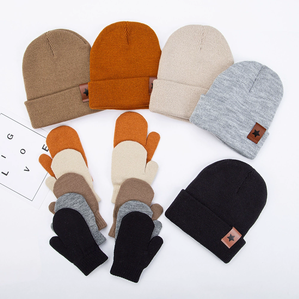 Европейские и американские детские вязаные шапки новые звезды кожаные этикетки из акриловой шерсти пуловер шляпы осенние и зимние теплая шляпа перчатки набор