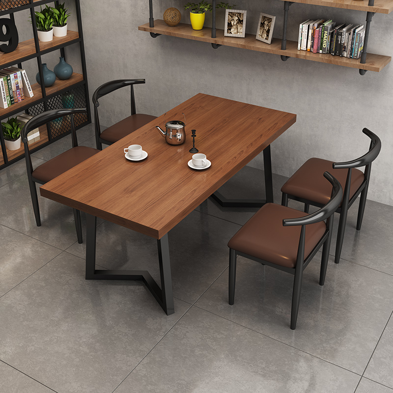 Комбинация одного стола и четырех стульев 04