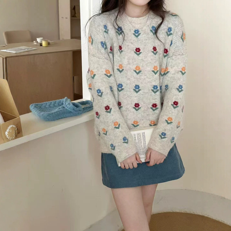 Vintage Jacquard Sweater, Lazy Style Knitwear for Women, Autumn/Winter 2026 New Korean Dongdaemun Niche Floral Top Vintage Jacquard Sweater, Lazy Style Knitwear for Women, Autumn/Winter 2026 New Korean Dongdaemun Niche Floral Top
