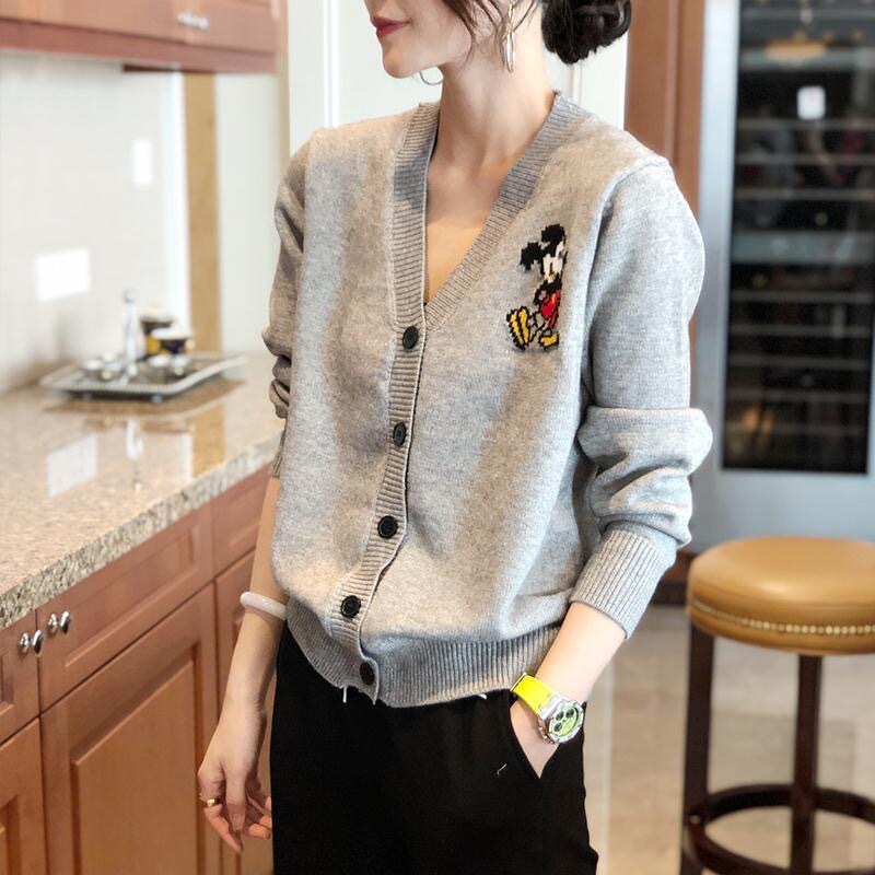 2021 autumn and winter new literary retro cartoon Mickey very fairy sweater women loose sweater cardigan coat women 2021 autumn and winter new literary retro cartoon Mickey very fairy sweater women loose sweater cardigan coat women