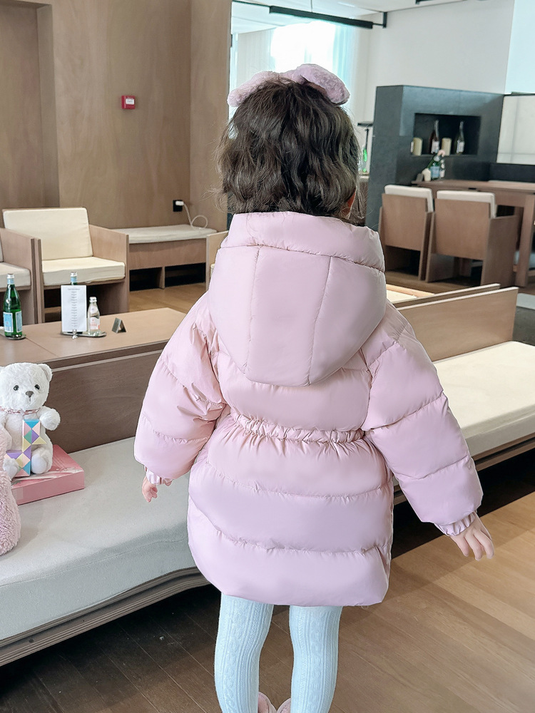 Chaqueta de plumón para niñas invierno 2025 nuevo estilo de moda de estilo occidental bebé calentamiento de invierno para niños invierno abrigo grueso