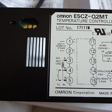 Thermostat E5CN/E5CZ-R2MT Q2MT C2MP-500 R2T Q2T C2T C2TC Q2TC Q2
