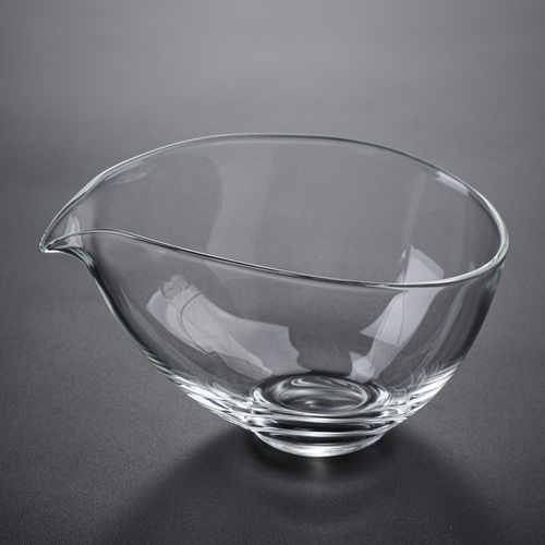 Household Japanese-style star and moon male cup, high temperature resistant glass tea sea tea divider, Kung Fu tea set accessories, high-end tea sea male cup