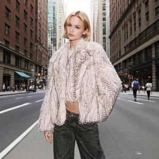 ���lZA�羳�W�����QŮ�b���uͨ�������ɫ�l�y���I��Ƥ������