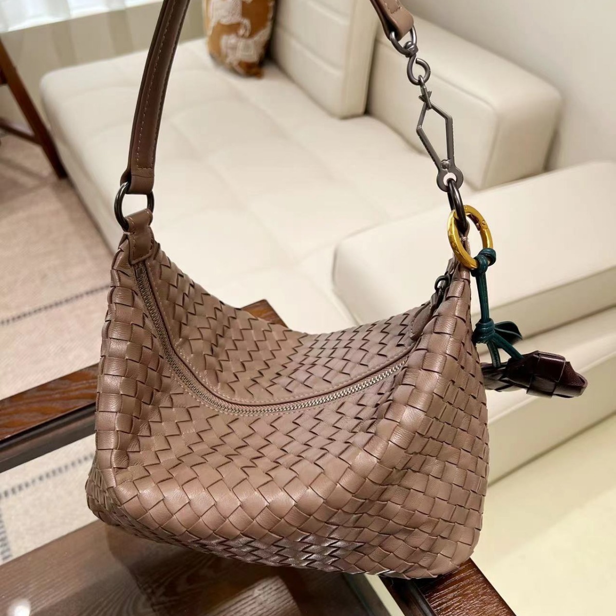 European And American Luxury Style Women's Crescent Bag Wholesale Fashion Genuine Leather Woven Handbag Large Capacity Underarm Bag - Thumbnail 2