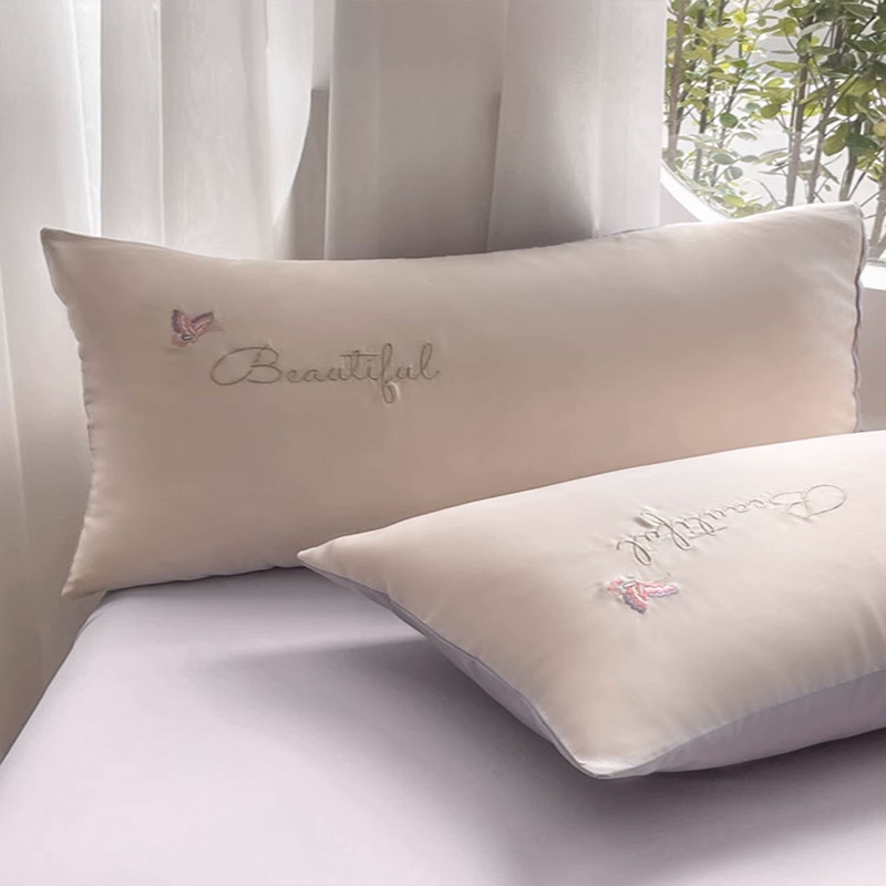 2025 Summer Small Fresh Ice Silk Cama Juego de cuatro piezas Sábana de cama desnuda sedosa Funda de edredón Juego de cama de dormitorio de tres piezas