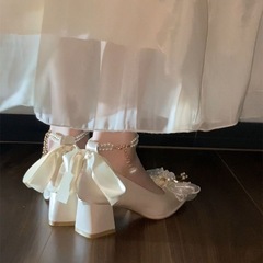 美しいフレンチフェアリーチャンキーヒール、スカート付きの新しいスタイル、エレガントなデザイン、脚を長く見せるメリージェーンシューズ