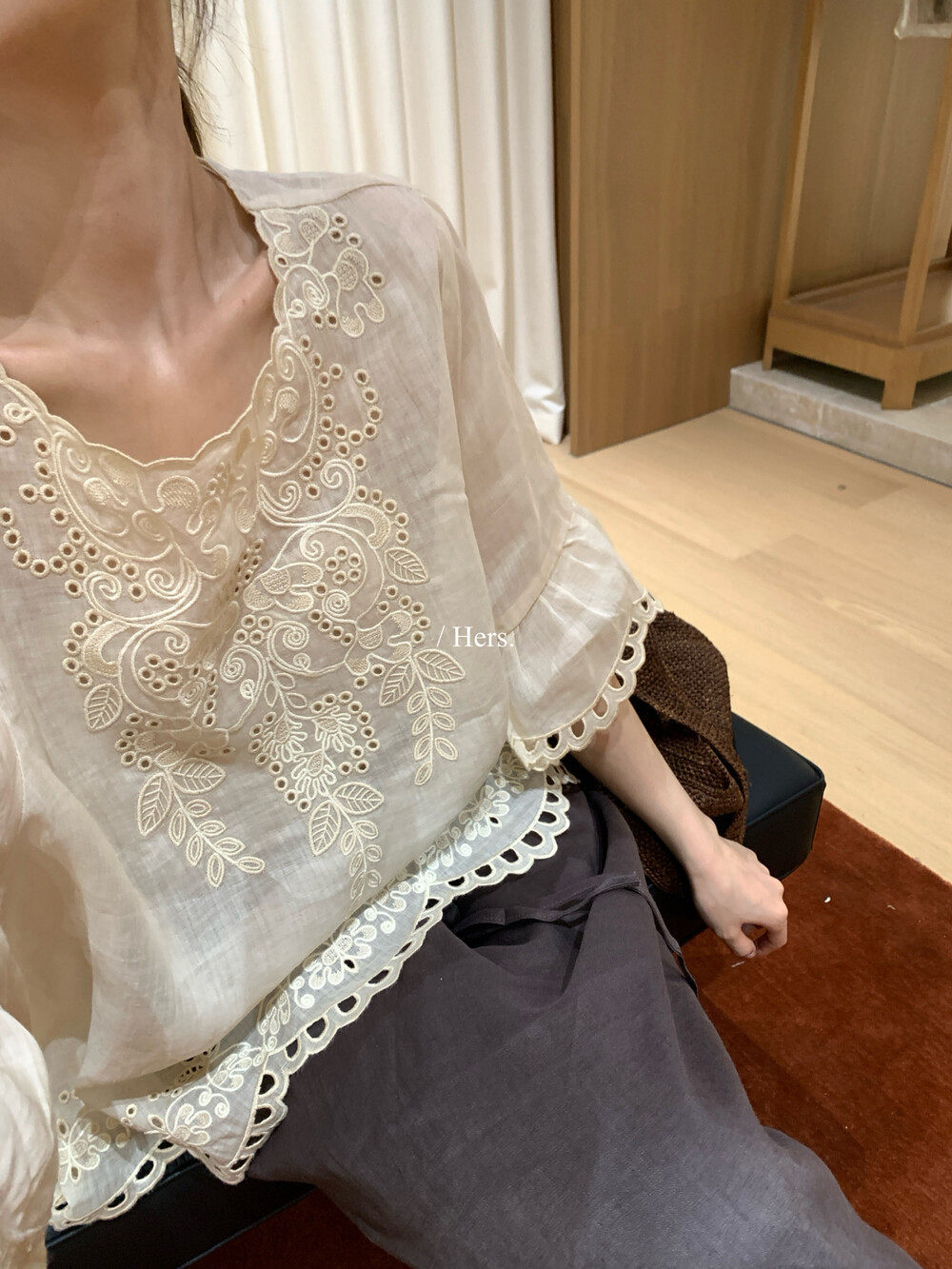 Áo sơ mi tay ngắn nữ ren hở lưng phong cách Pháp — Xanh da trờicolor, màu mơ chi tiết 17